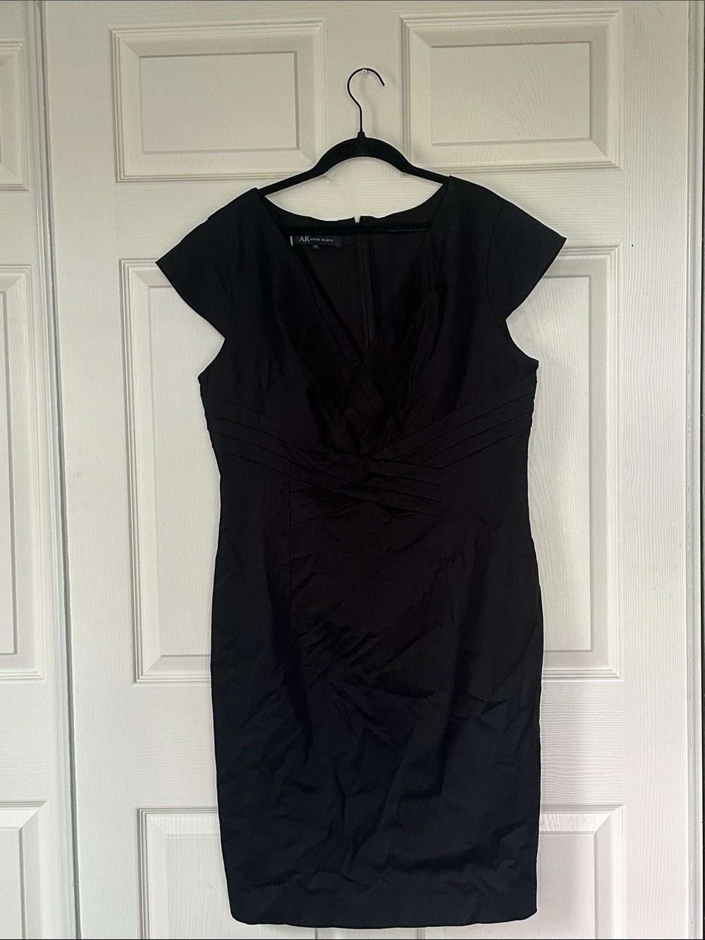 Anne Klein Black Cap-Sleeve Sheath Dress EUC